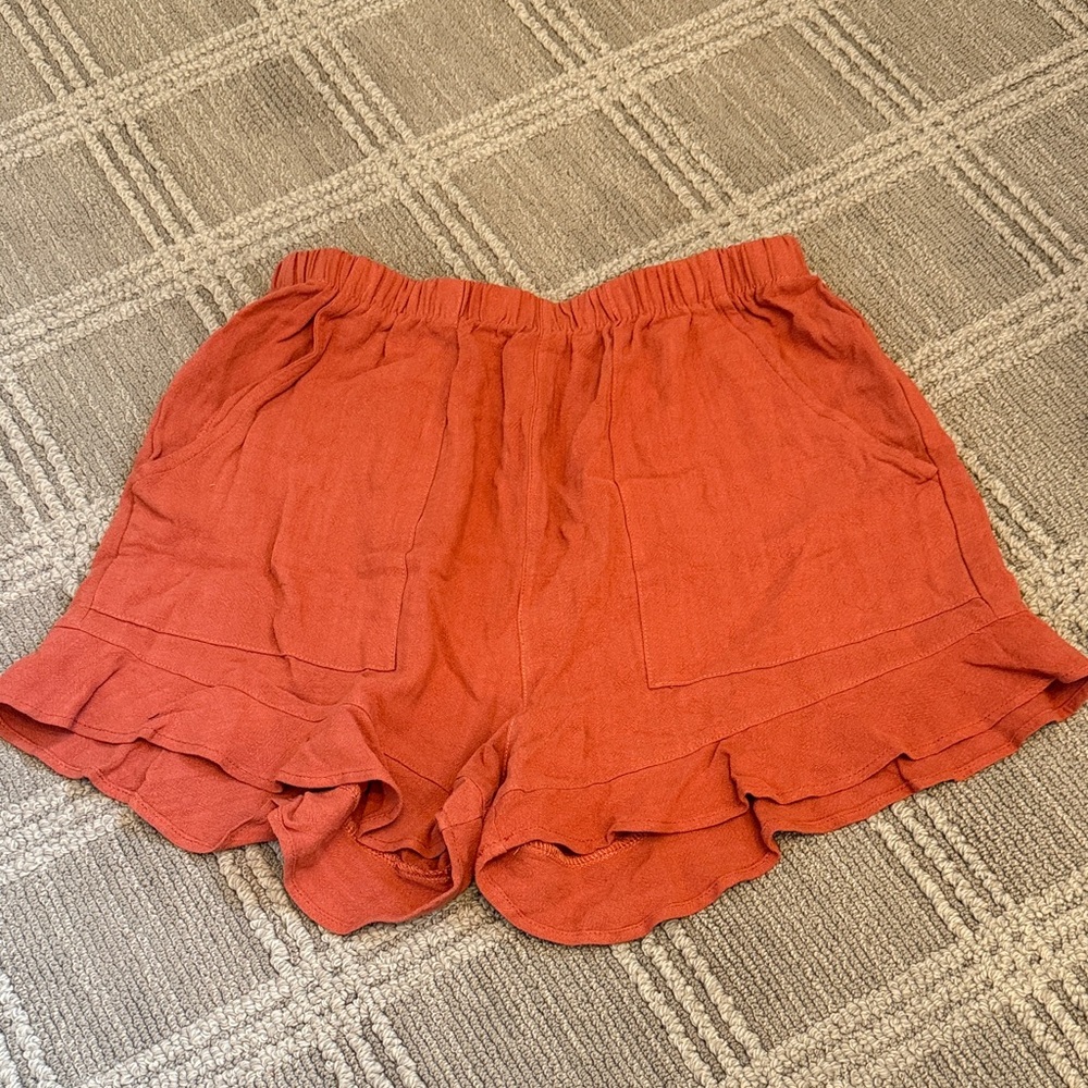 Women's Ruffled Hem Shorts in Rust